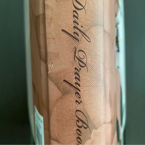 ⚡️FINAL PRICE⚡️ ‘A MOTHER’S DAILY PRAYER BOOK’ 366-DAY HARDBACK DEVOTION… - Picture 12 of 14